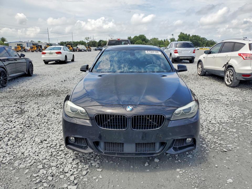 61569106 :رقم المزاد ، WBAFR9C58BDE82143 vin ، 2011 Bmw 550 مزاد بيع