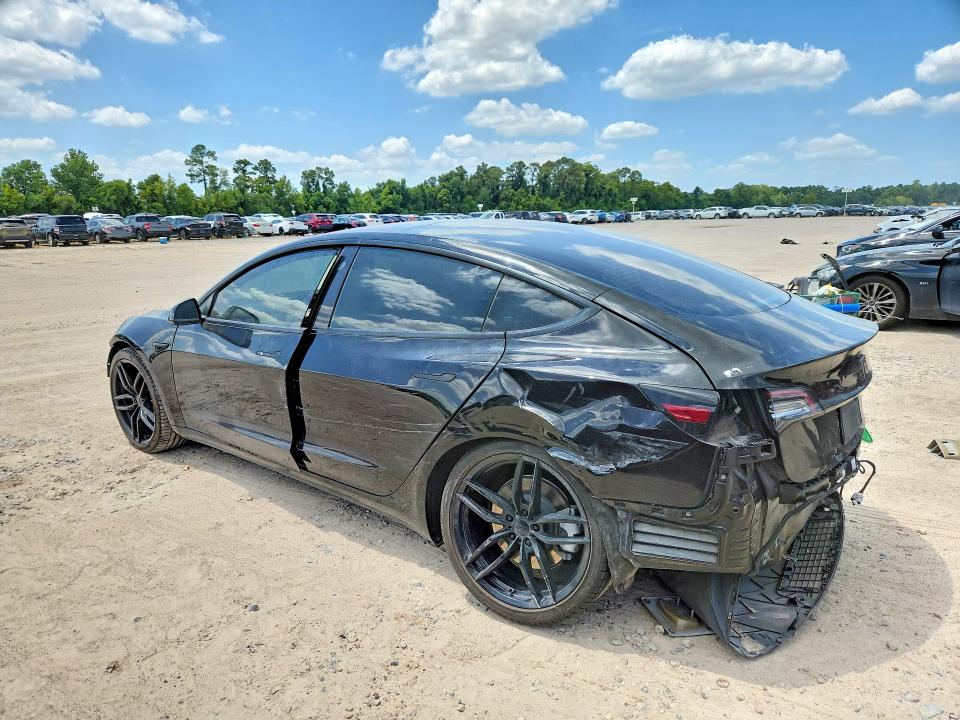 62604856 :رقم المزاد ، 5YJ3E1EA0MF143740 vin ، 2021 Tesla Model 3 مزاد بيع
