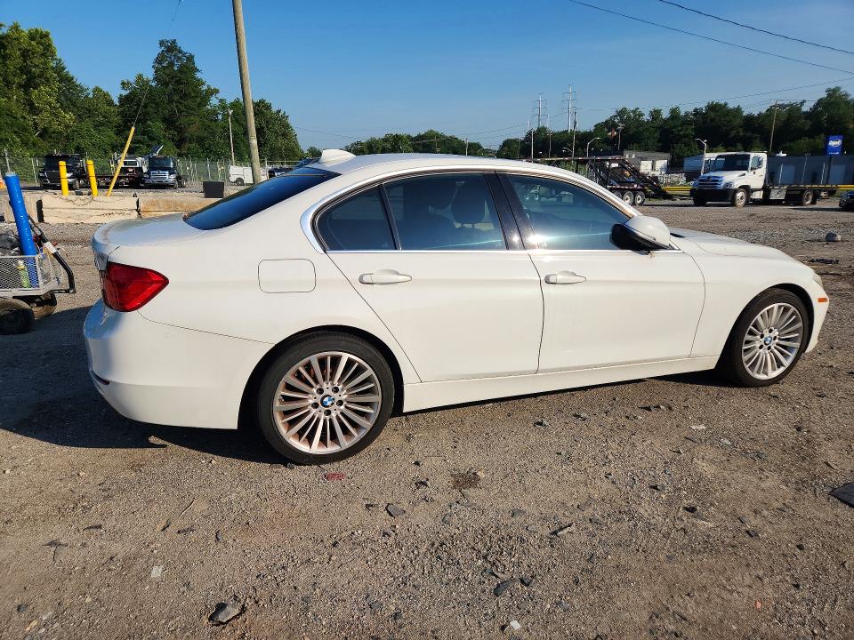 61082976 :رقم المزاد ، WBA3B3C54DF533016 vin ، 2013 Bmw 328 مزاد بيع