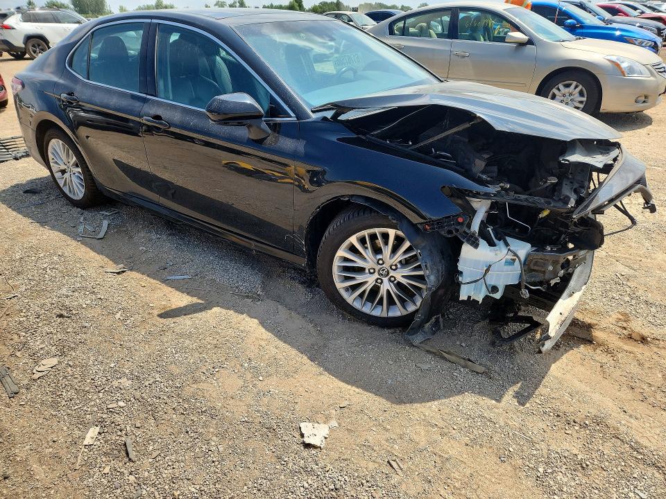 Продажа на аукционе авто 2018 Toyota Camry, vin: 4T1B11HK9JU501136, номер лота: 61767586