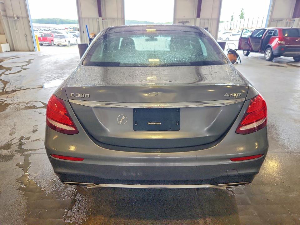 62457146 :رقم المزاد ، WDDZF4KB2HA022959 vin ، 2017 Mercedes-benz E مزاد بيع