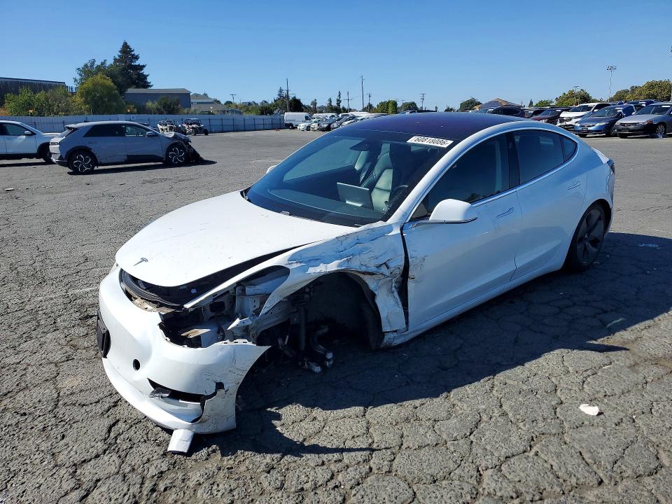 Продажа на аукционе авто 2018 Tesla Model 3, vin: 5YJ3E1EA1JF014773, номер лота: 60818086