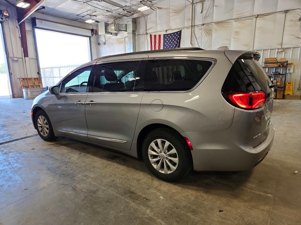 Продажа на аукционе авто 2017 Chrysler Pacifica, vin: 2C4RC1BG2HR527392, номер лота: 59598656