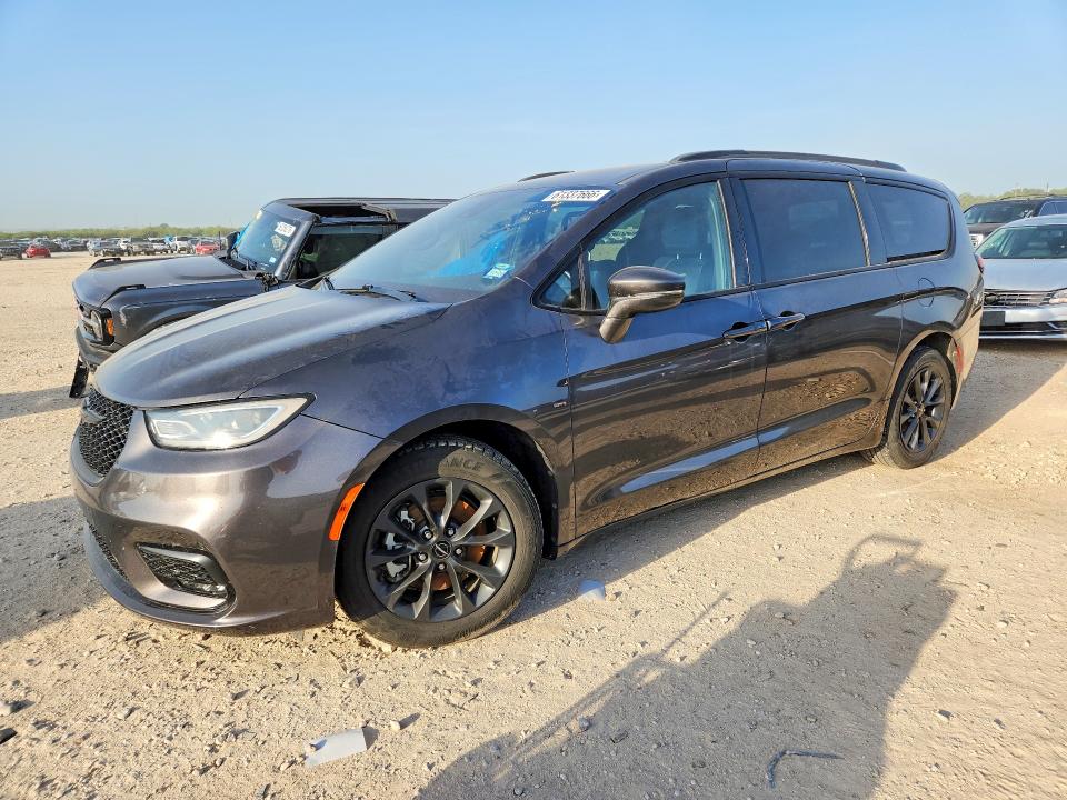 61337666 :رقم المزاد ، 2C4RC1BG2MR572200 vin ، 2021 Chrysler Pacifica مزاد بيع