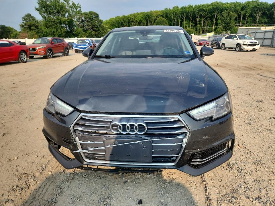 62795056 :رقم المزاد ، WAUDNAF42HN051983 vin ، 2017 Audi A4 مزاد بيع