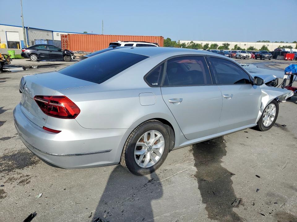 Продажа на аукционе авто 2018 Volkswagen Passat, vin: 1VWAA7A31JC025652, номер лота: 60224656