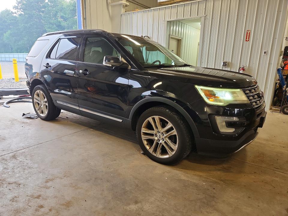 60867796 :رقم المزاد ، 1FM5K8D84HGB63621 vin ، 2017 Ford Explorer مزاد بيع
