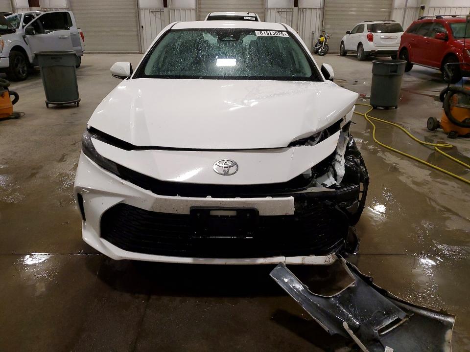 61923026 :رقم المزاد ، 4T1DBADK8SU015026 vin ، 2025 Toyota Camry مزاد بيع