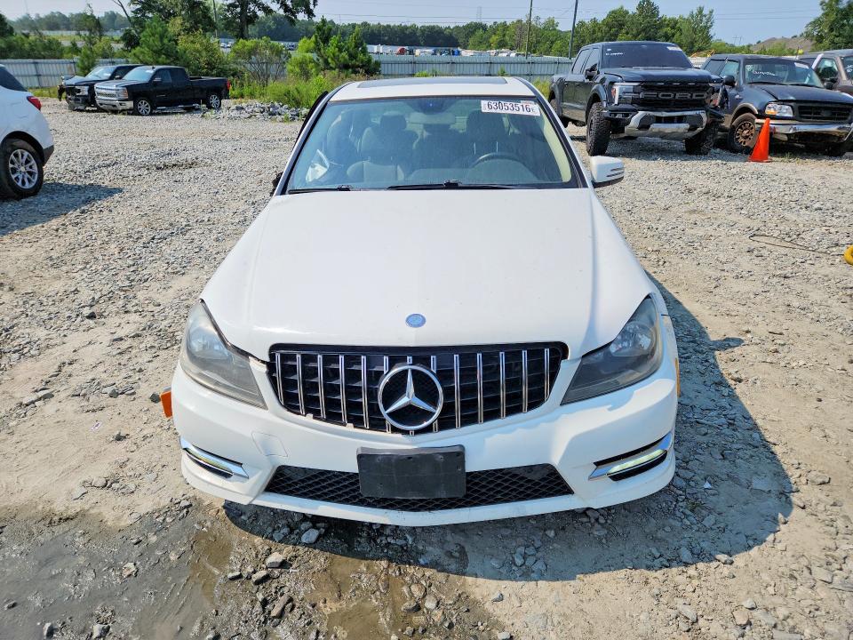 Продажа на аукционе авто 2014 Mercedes-benz C, vin: WDDGF4HB2ER302747, номер лота: 63053516