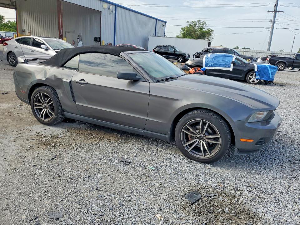 60875126 :رقم المزاد ، 1ZVBP8EN5A5119865 vin ، 2010 Ford Mustang مزاد بيع