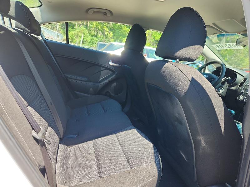 63027916 :رقم المزاد ، 3KPFK4A77HE110120 vin ، 2017 Kia Forte مزاد بيع
