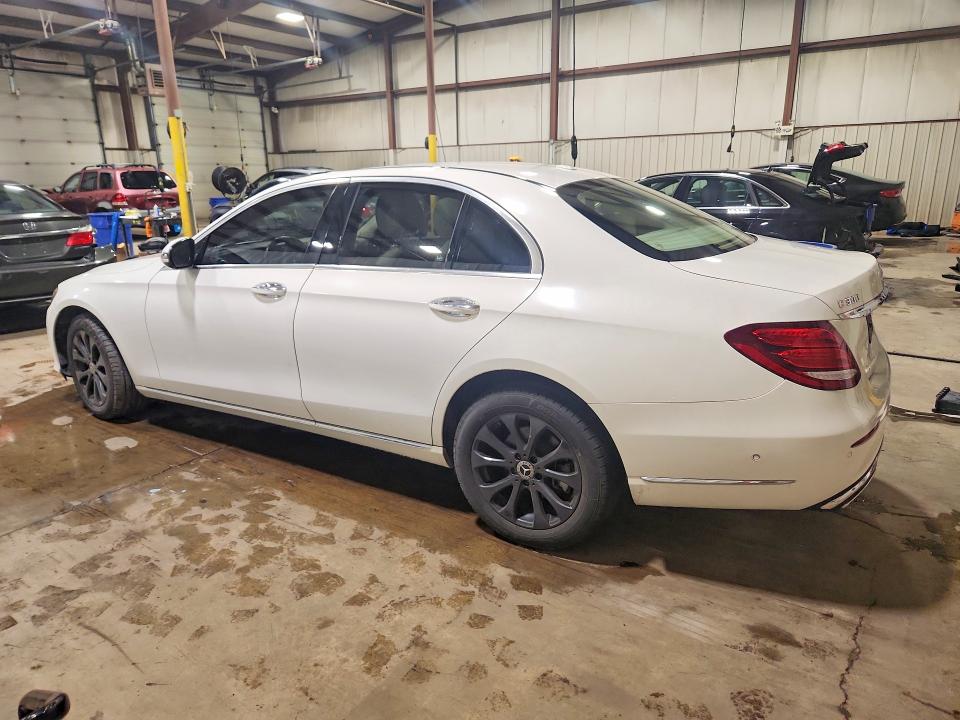 60497186 :رقم المزاد ، WDDZF4KB6JA392396 vin ، 2018 Mercedes-benz E مزاد بيع