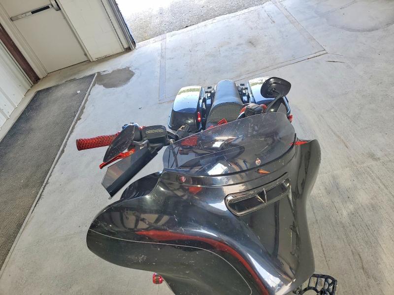 61572706 :رقم المزاد ، 1HD1KRM16FB630025 vin ، 2015 Harley-davidson Flhxs مزاد بيع
