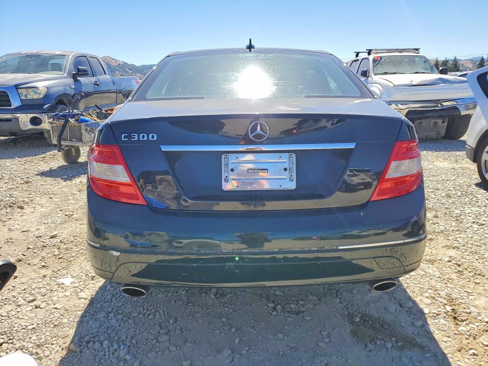 62278936 :رقم المزاد ، WDDGF54X68R031672 vin ، 2008 Mercedes-benz C مزاد بيع