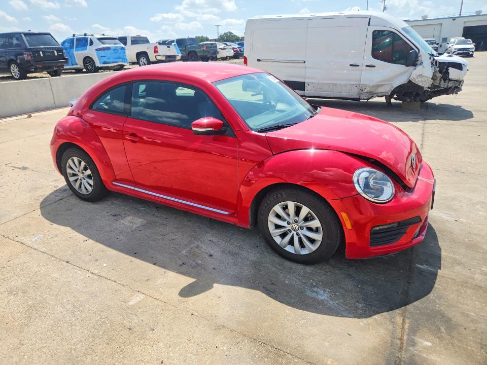Продажа на аукционе авто 2019 Volkswagen Beetle, vin: 3VWFD7AT4KM710810, номер лота: 63383866