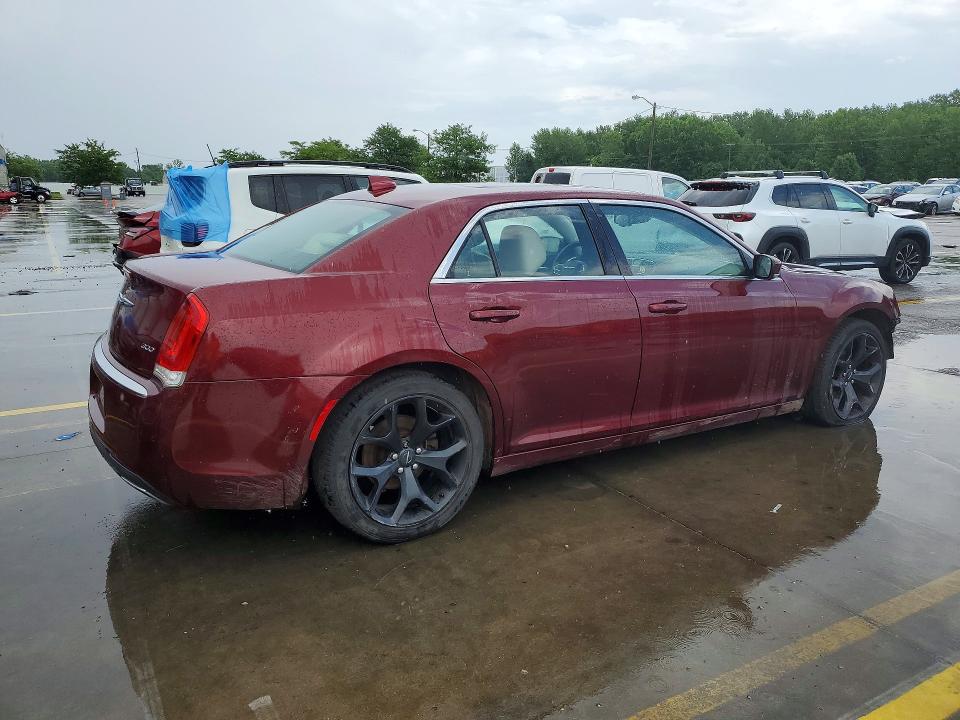 59332376 :رقم المزاد ، 2C3CCAAG9JH117339 vin ، 2018 Chrysler 300 مزاد بيع