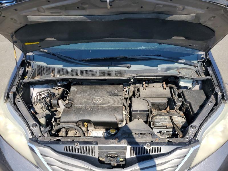 58539126 :رقم المزاد ، 5TDYK3DC7BS066127 vin ، 2011 Toyota Sienna مزاد بيع