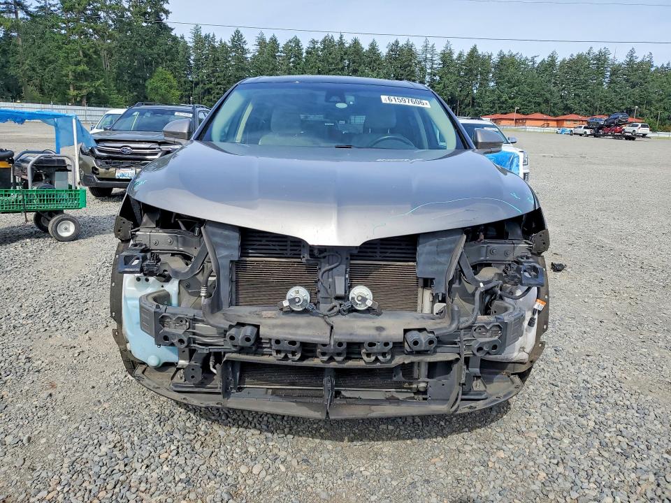 61597606 :رقم المزاد ، 2LMPJ8KR6HBL52970 vin ، 2017 Lincoln Mkx مزاد بيع
