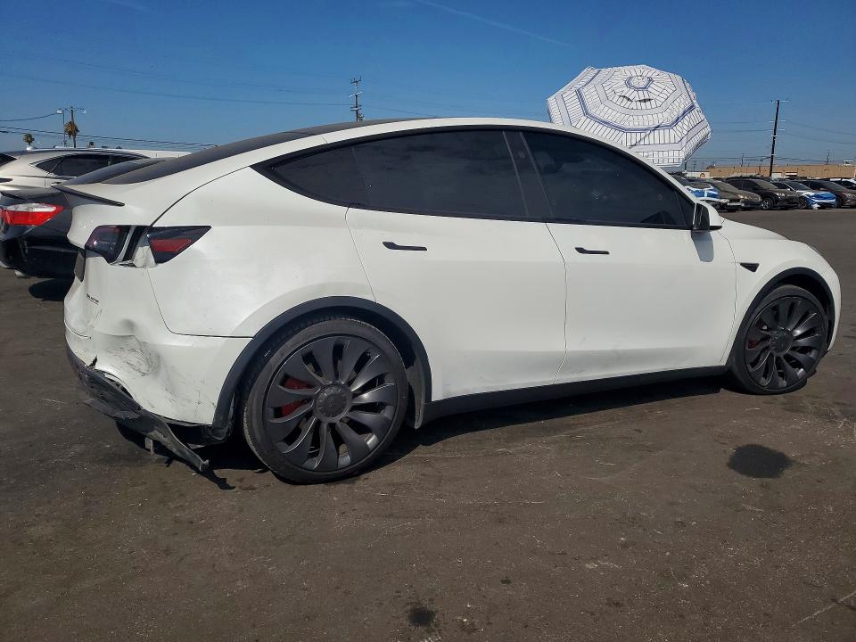61442986 :رقم المزاد ، 7SAYGDEF6RF128103 vin ، 2024 Tesla Model Y مزاد بيع