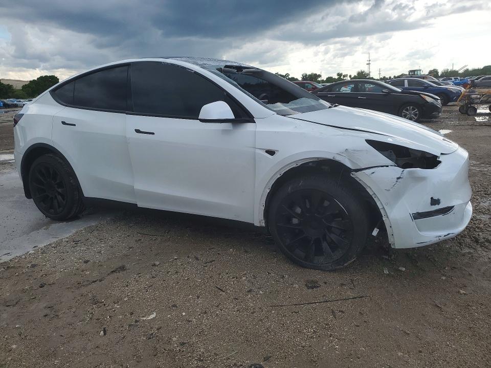 Auction sale of the 2021 Tesla Model Y, vin: 5YJYGAEE8MF284221, lot number: 63318256