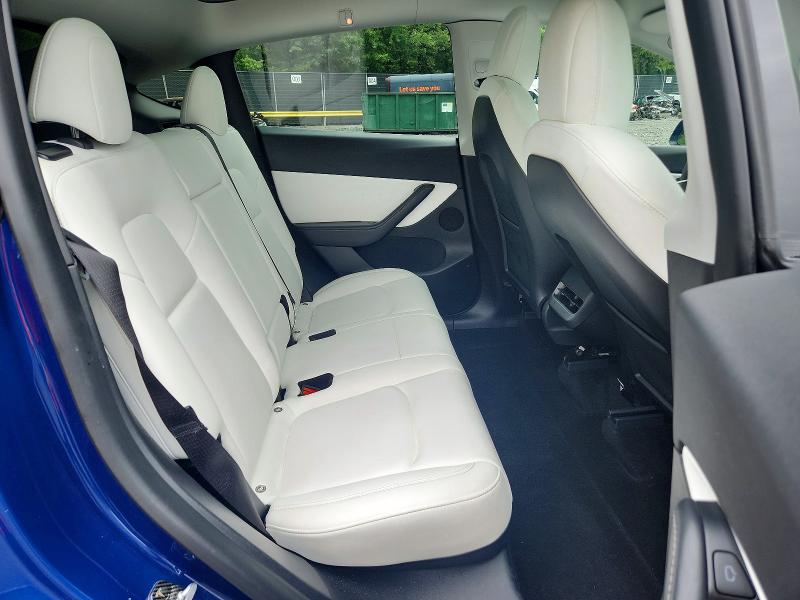 60111676 :رقم المزاد ، 5YJYGDEE3MF303680 vin ، 2021 Tesla Model Y مزاد بيع