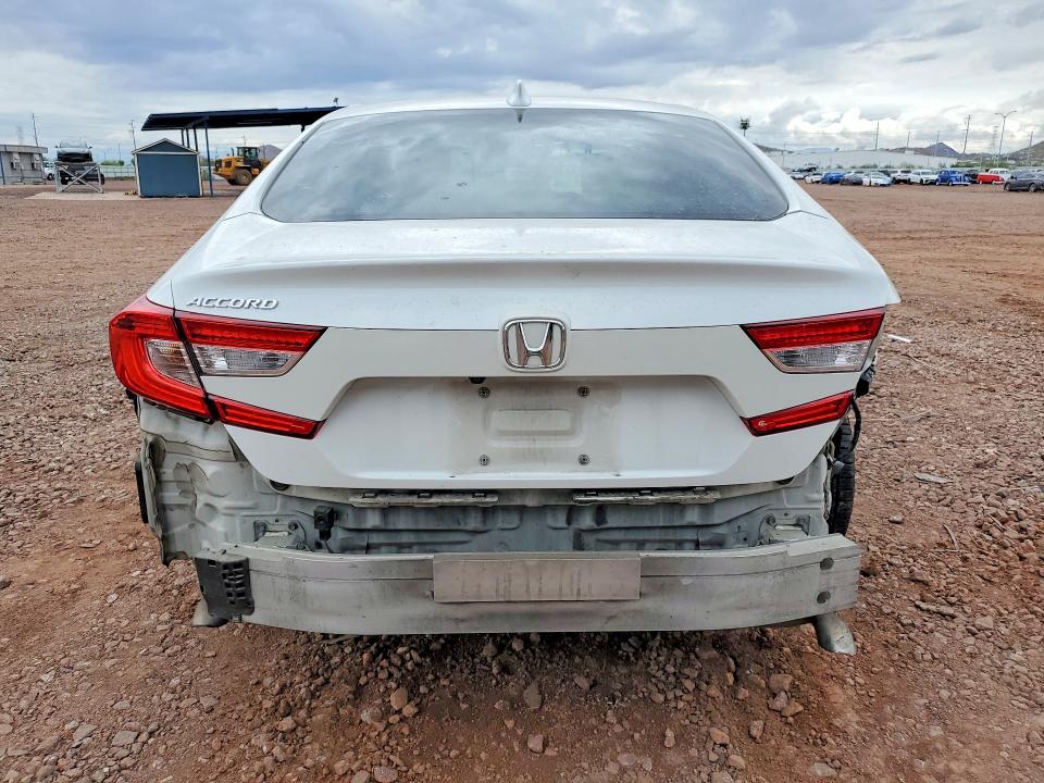 2018 Honda Accord მანქანა იყიდება აუქციონზე, vin: 1HGCV1F16JA136845, აუქციონის ნომერი: 60805236