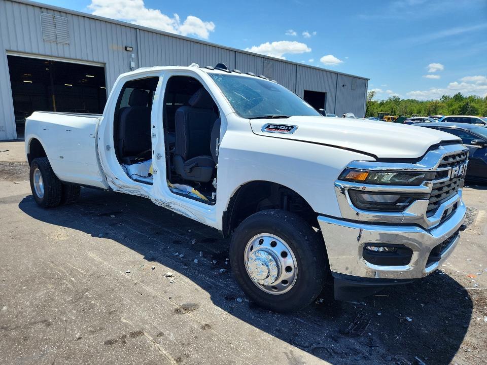 61662636 :رقم المزاد ، 3C63RRGJXSG525871 vin ، 2025 Ram 3500 مزاد بيع