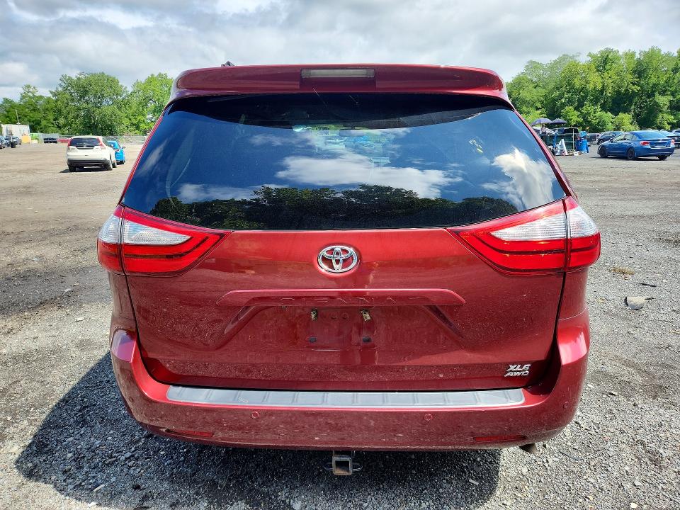 2017 Toyota Sienna მანქანა იყიდება აუქციონზე, vin: 5TDDZ3DC2HS150424, აუქციონის ნომერი: 63163806