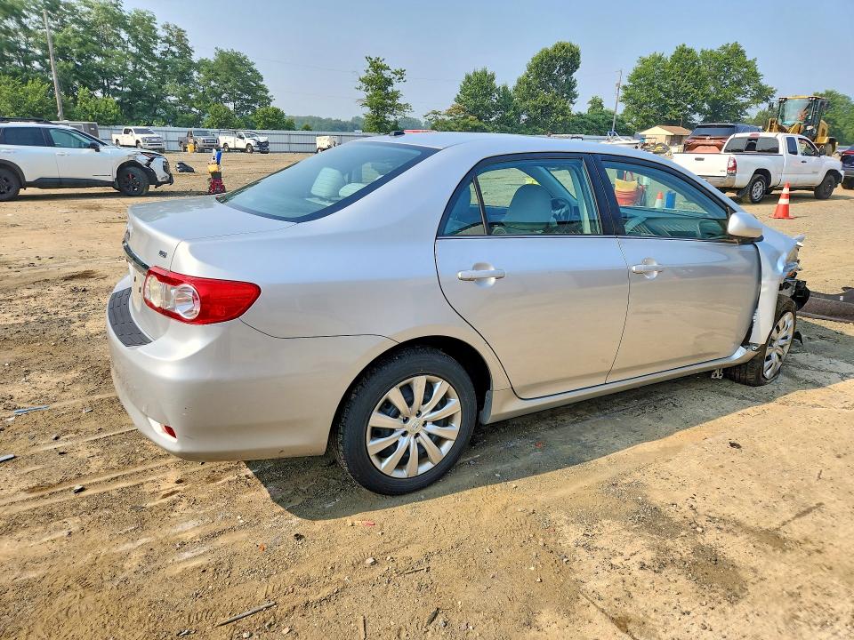 61529776 :رقم المزاد ، 5YFBU4EEXDP161007 vin ، 2013 Toyota Corolla مزاد بيع