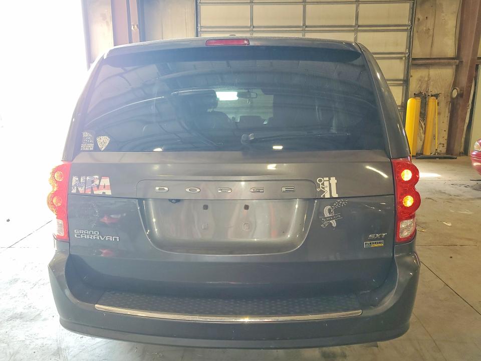 61404186 :رقم المزاد ، 2C4RDGCG8HR858654 vin ، 2017 Dodge Gr Caravan مزاد بيع