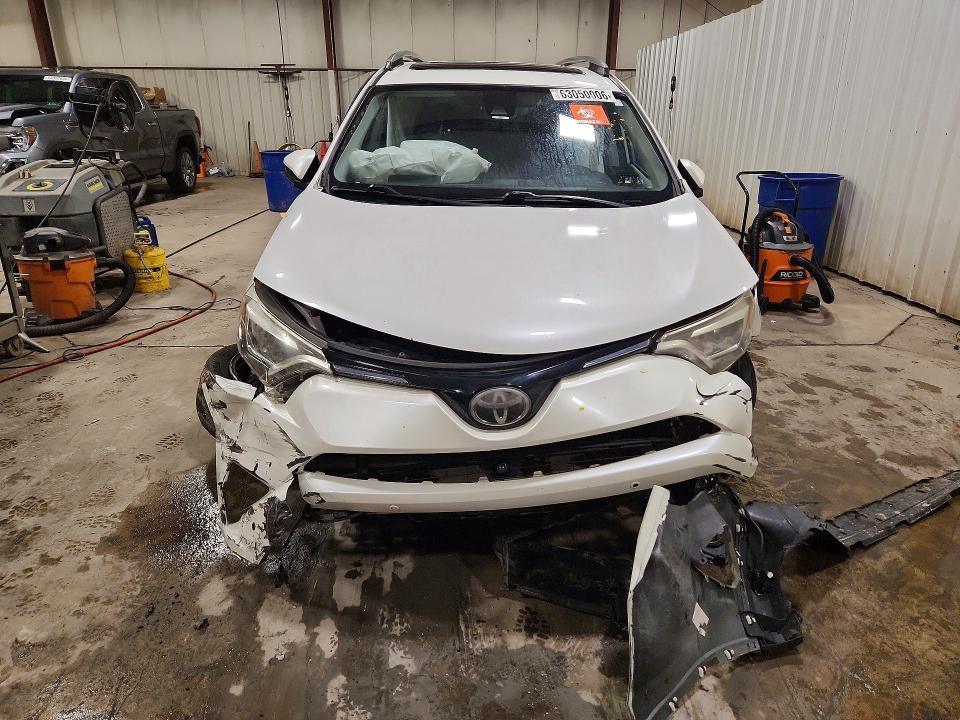2018 Toyota Rav4 მანქანა იყიდება აუქციონზე, vin: 2T3DFREV3JW837282, აუქციონის ნომერი: 63050006