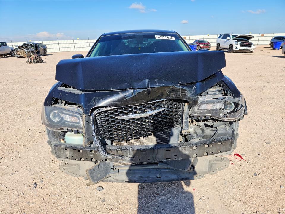 Продажа на аукционе авто 2019 Chrysler 300, vin: 2C3CCAAGXKH738767, номер лота: 61135826