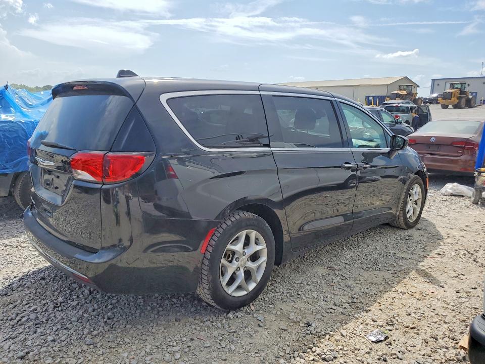 58763756 :رقم المزاد ، 2C4RC1FG4JR125972 vin ، 2018 Chrysler Pacifica مزاد بيع