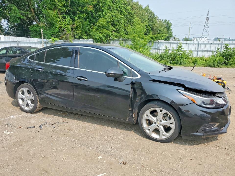 61349006 :رقم المزاد ، 1G1BF5SM5J7118910 vin ، 2018 Chevrolet Cruze مزاد بيع