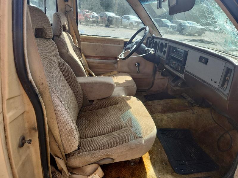 61430796 :رقم المزاد ، 1GTCS14B1D2513776 vin ، 1983 Gmc S Truck مزاد بيع