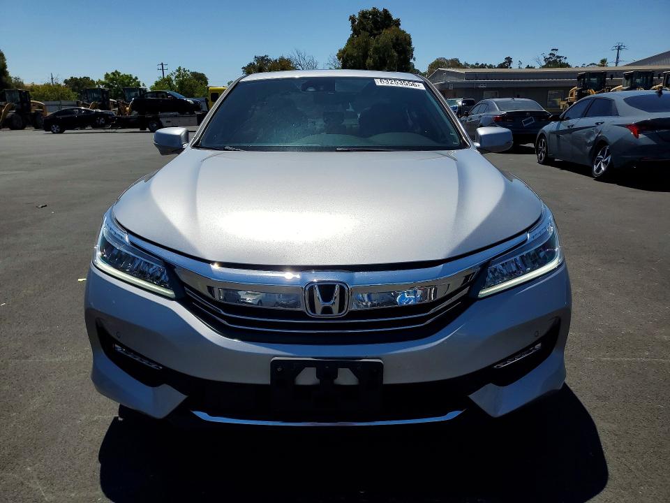 Продаж на аукціоні авто 2017 Honda Accord, vin: 1HGCR3F93HA037495, номер лоту: 63253556