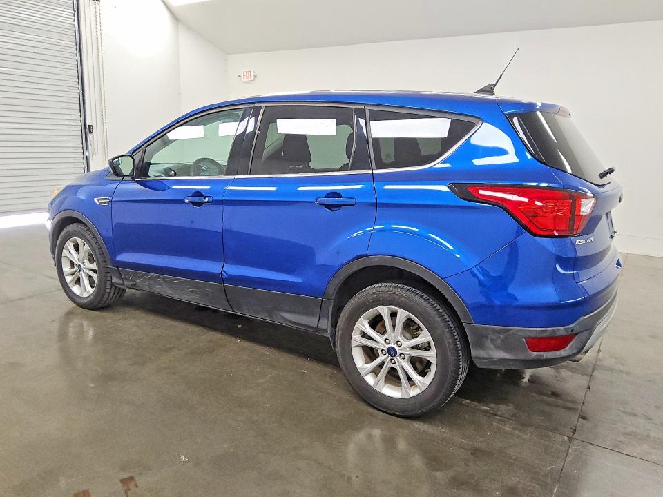 62992606 :رقم المزاد ، 1FMCU0GD5KUB31118 vin ، 2019 Ford Escape مزاد بيع
