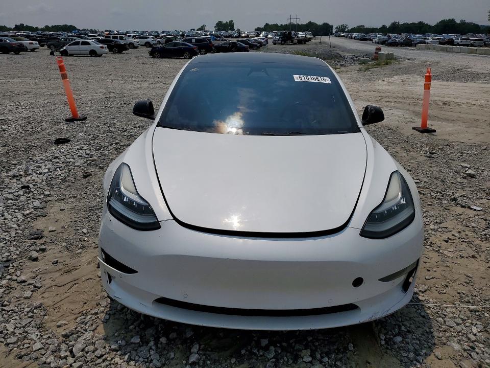 61046616 :رقم المزاد ، 5YJ3E1EB4KF487321 vin ، 2019 Tesla Model 3 مزاد بيع