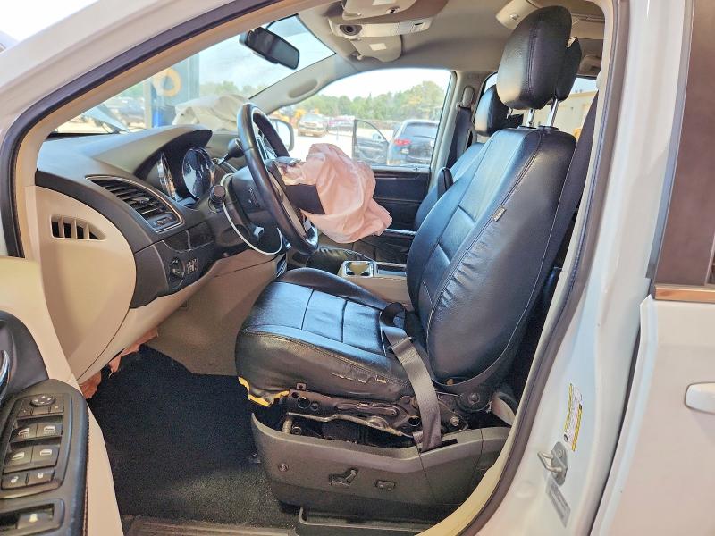 63043286 :رقم المزاد ، 2C4RC1BG8FR611097 vin ، 2015 Chrysler Town & Country مزاد بيع