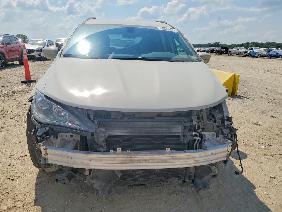 61041426 :رقم المزاد ، 2C4RC1BG9HR656794 vin ، 2017 Chrysler Pacifica مزاد بيع