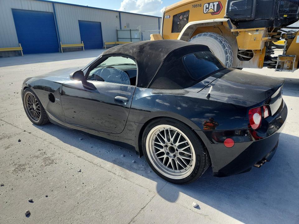 58615336 :رقم المزاد ، 4USBT33595LR70230 vin ، 2005 Bmw Z4 مزاد بيع