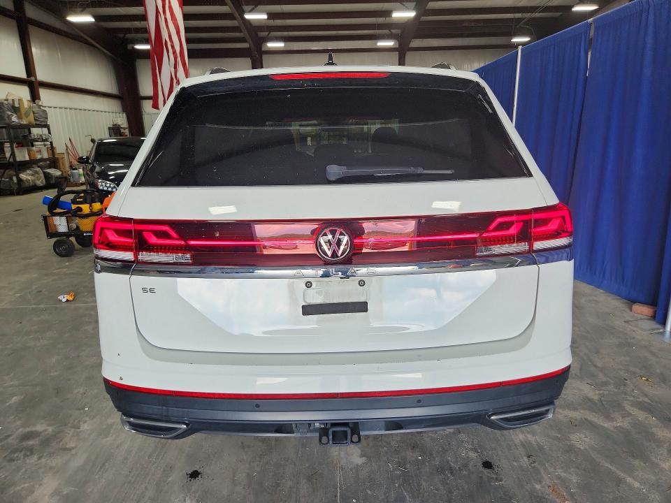 61524786 :رقم المزاد ، 1V2WR2CAXRC584725 vin ، 2024 Volkswagen Atlas مزاد بيع