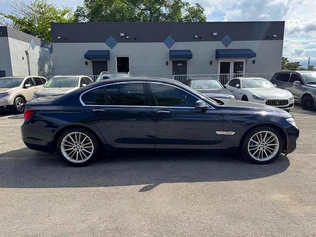2015 Bmw 750 მანქანა იყიდება აუქციონზე, vin: WBAYB6C5XFD965910, აუქციონის ნომერი: 63611546