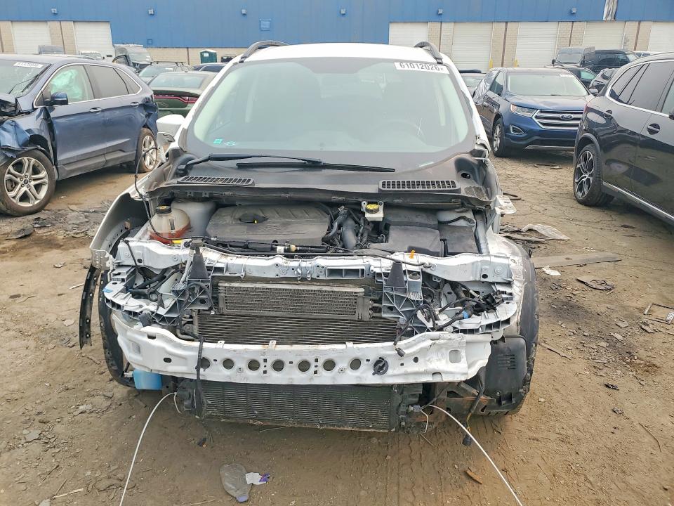 Продаж на аукціоні авто 2018 Ford Escape, vin: 1FMCU9GD2JUB23061, номер лоту: 61012026