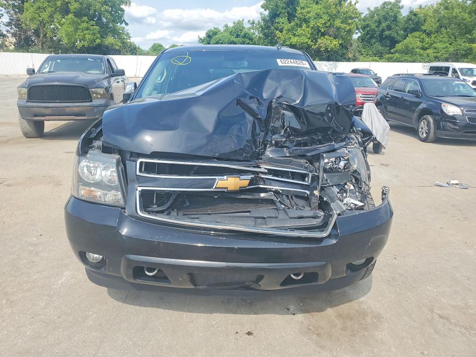 2014 Chevrolet Suburban მანქანა იყიდება აუქციონზე, vin: 1GNSKKE72ER177714, აუქციონის ნომერი: 62244826