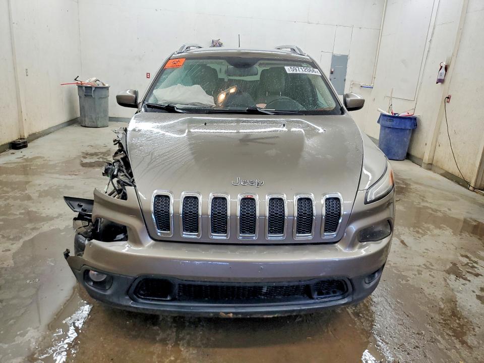 59712066 :رقم المزاد ، 1C4PJMCS0GW283412 vin ، 2016 Jeep Cherokee مزاد بيع