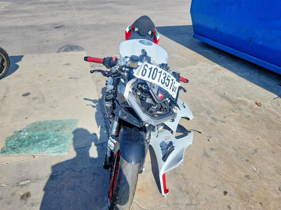 Продажа на аукционе авто 2021 Ducati Panigale, vin: ZDMHAATW2MB005608, номер лота: 61013516