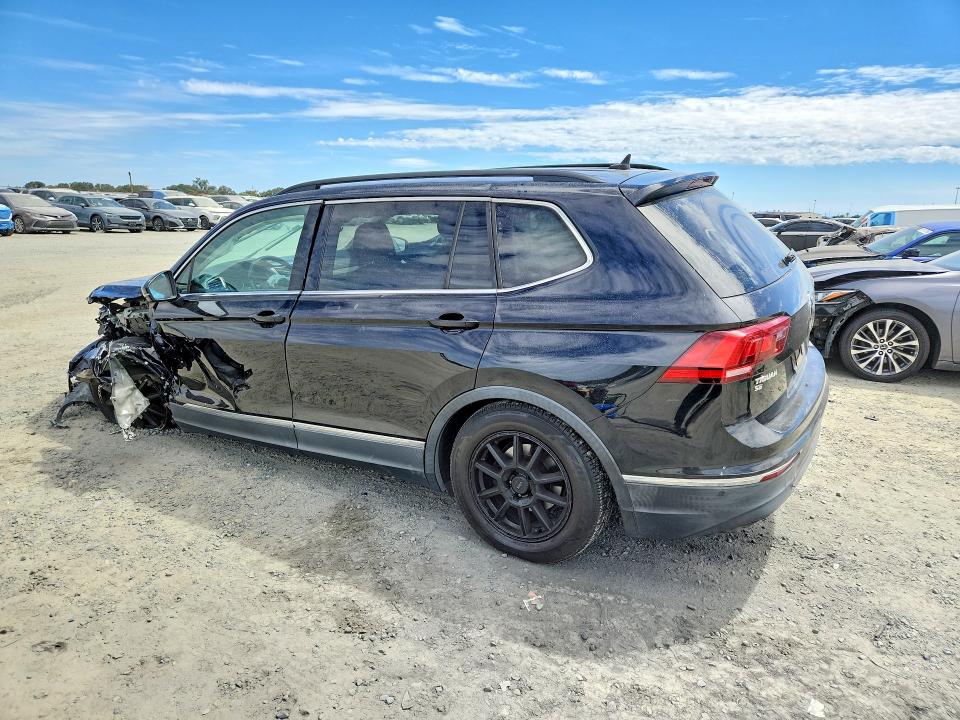 Продажа на аукционе авто 2018 Volkswagen Tiguan, vin: 3VV3B7AX1JM027154, номер лота: 61513176