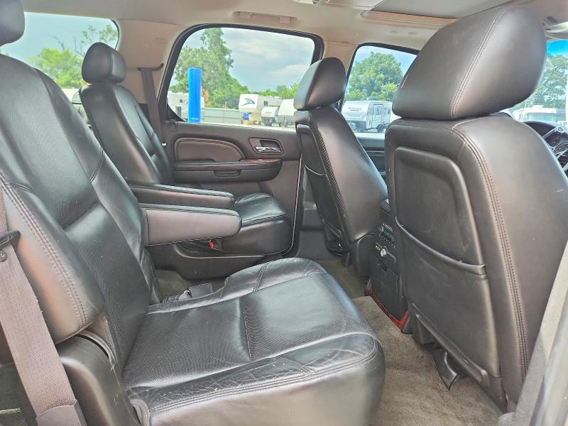 2010 Cadillac Escalade მანქანა იყიდება აუქციონზე, vin: 1GYUKBEF3AR111542, აუქციონის ნომერი: 61297406