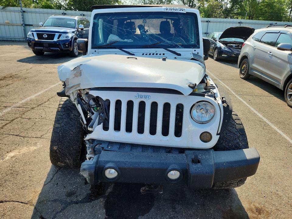 61643796 :رقم المزاد ، 1C4BJWDG4HL561196 vin ، 2017 Jeep Wrangler Unlimited مزاد بيع